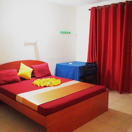 Oasis Skybeach Hostel - نيجومبو المظهر الخارجي الصورة