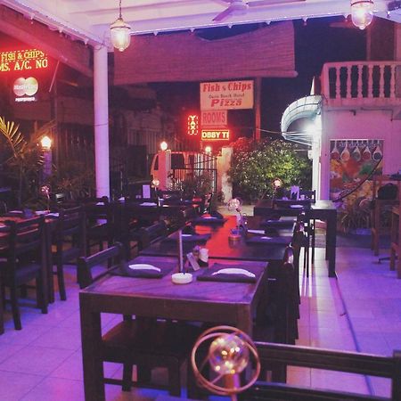 Oasis Skybeach Hostel - نيجومبو المظهر الخارجي الصورة