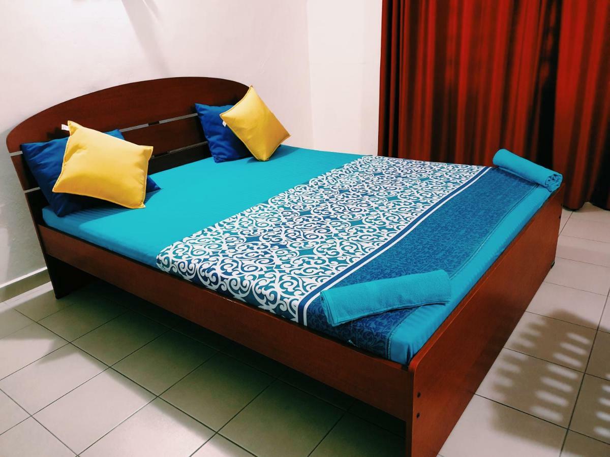 Oasis Skybeach Hostel - نيجومبو المظهر الخارجي الصورة