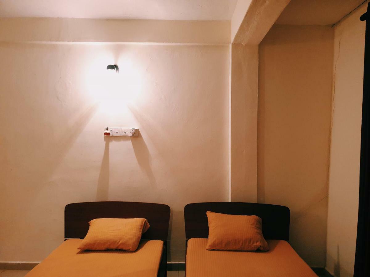 Oasis Skybeach Hostel - نيجومبو المظهر الخارجي الصورة
