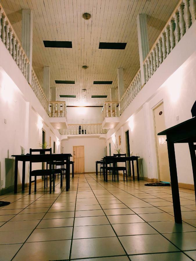 Oasis Skybeach Hostel - نيجومبو المظهر الخارجي الصورة