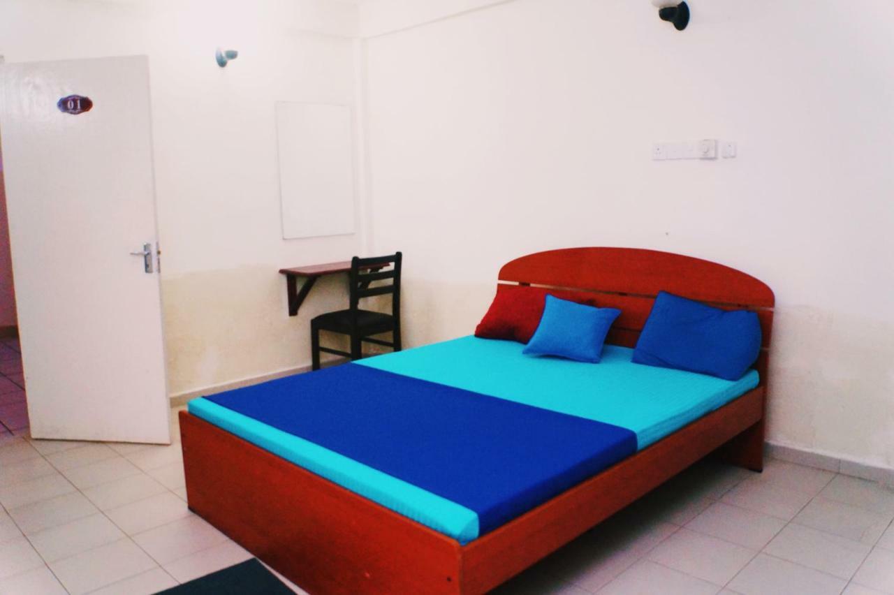 Oasis Skybeach Hostel - نيجومبو المظهر الخارجي الصورة