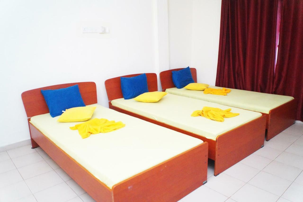 Oasis Skybeach Hostel - نيجومبو المظهر الخارجي الصورة