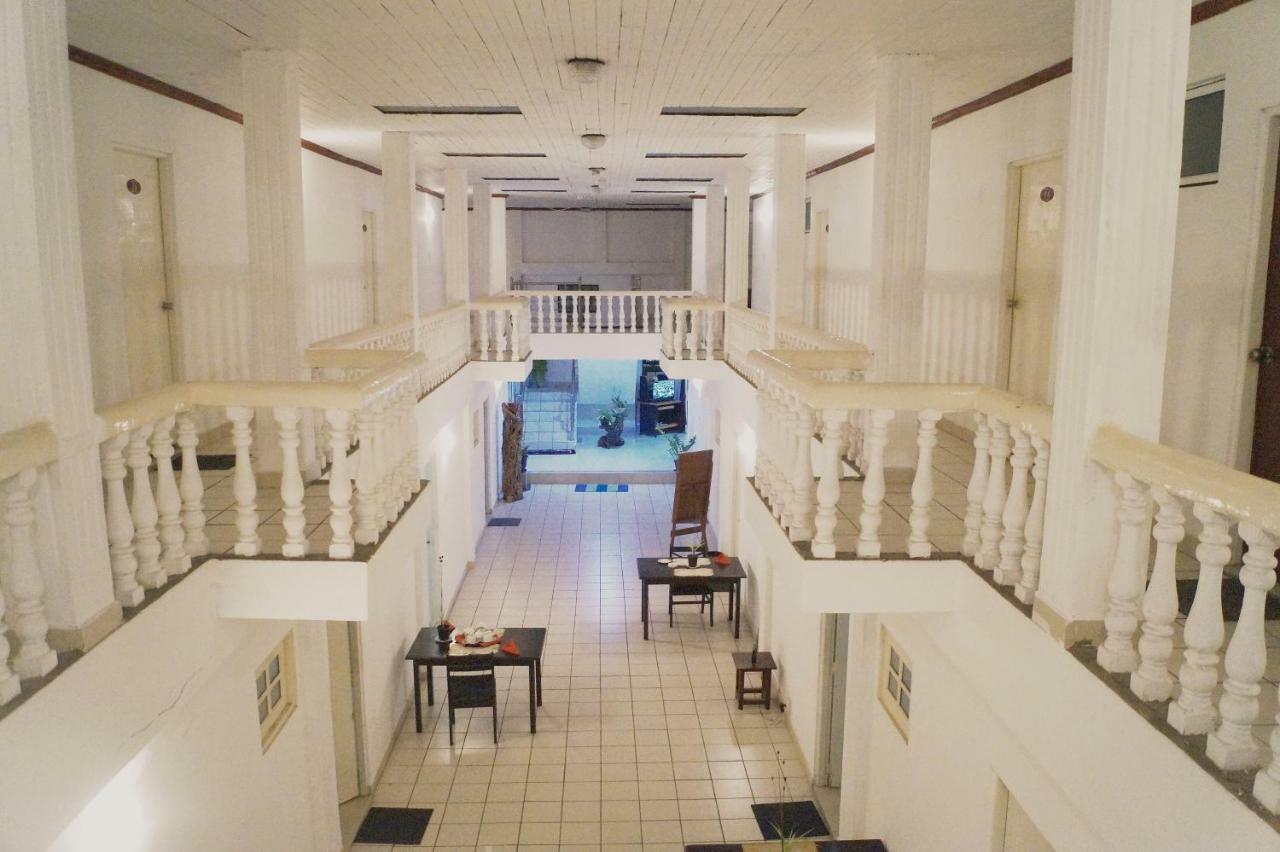 Oasis Skybeach Hostel - نيجومبو المظهر الخارجي الصورة
